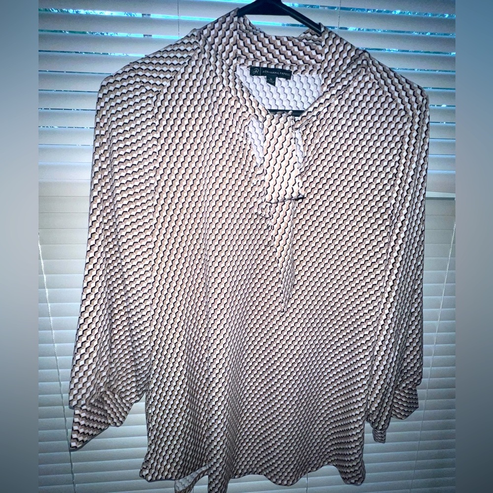 Comfortable front tie blouse with cute pattern